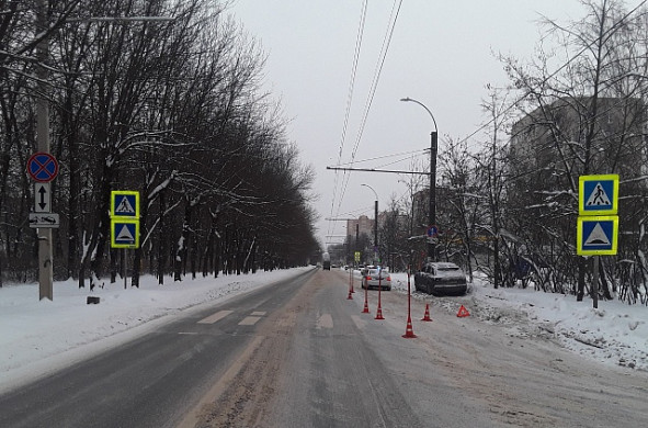В Иванове водитель «Ауди» сбил пешехода и врезался в столб